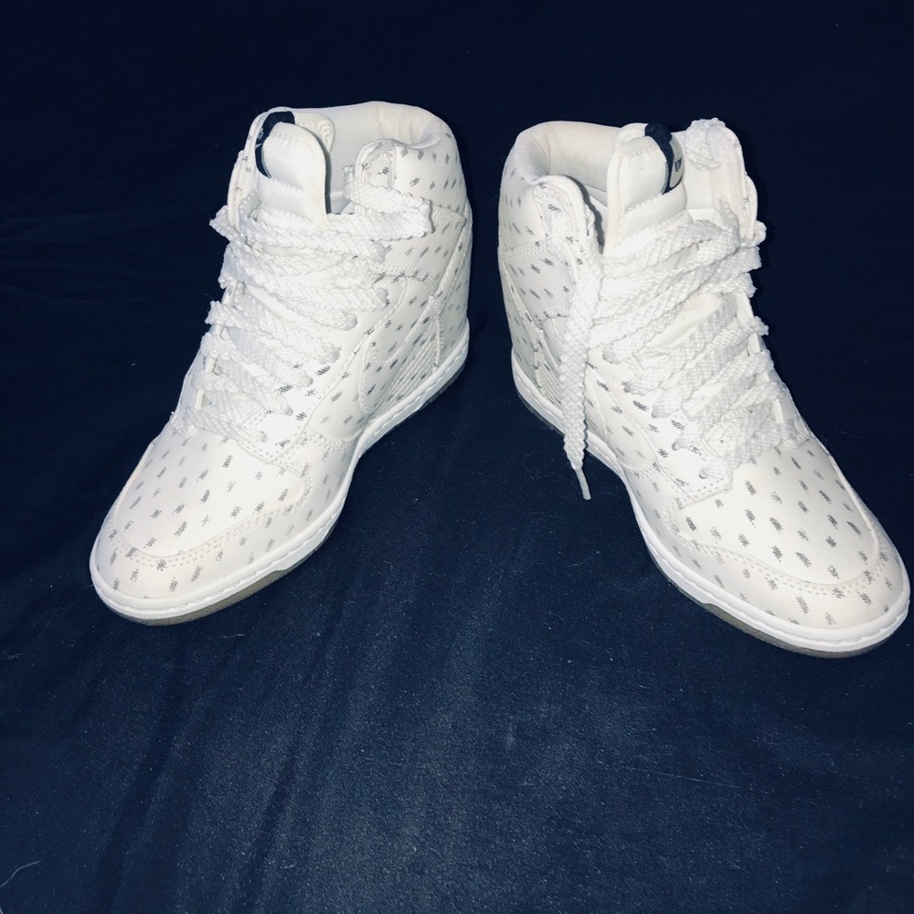 NIKE Dunk Sky Hi Size 6